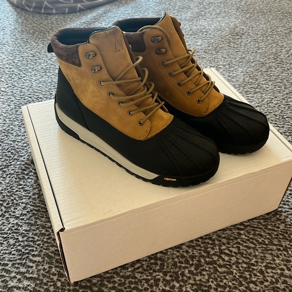 ALL WEATHER waterproof boots - Picture 1 of 5